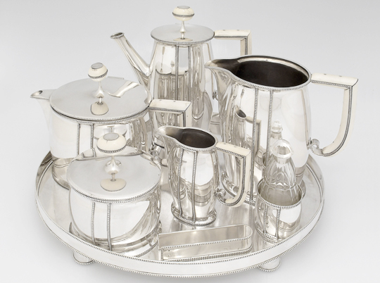 Tea and coffee set by designer Josef HOFFMANN Made of silver and ivory. Photo: MAK-Georg Mayer