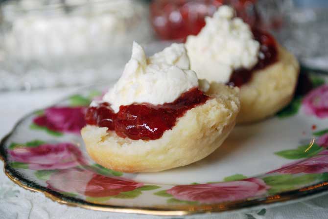 Scones from Mámor Chocolates High Tea Szalón, Melbourne