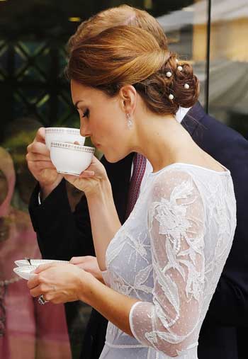 Kate Middleton drinking tea