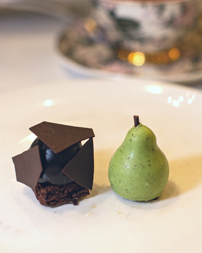 Valrhona dark chocolate delice & Mini pear