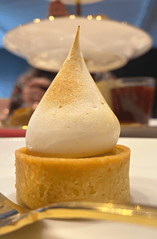 Lemon myrtle meringue tartelette
