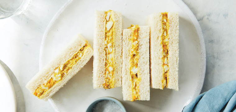 Curried egg sandwich