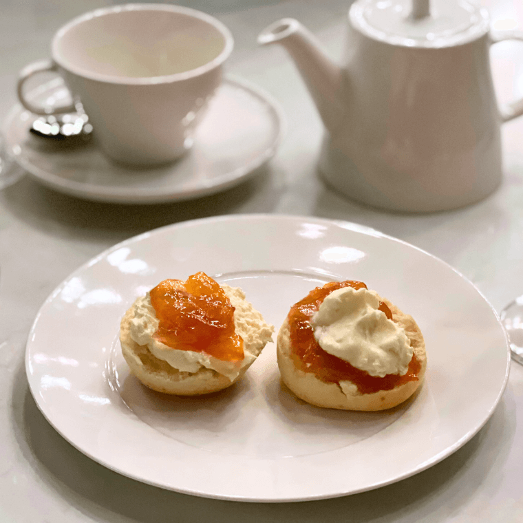 Traditional & Raisin Scones