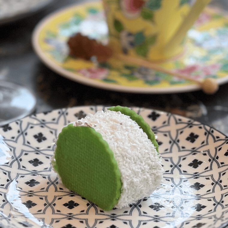 Ondeh-Ondeh Swiss Roll