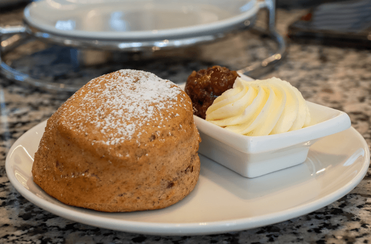 Spiced scone, Chantilly, fruit mince Jam