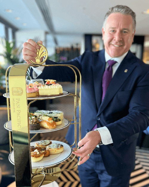 Hotel Manager Carl
