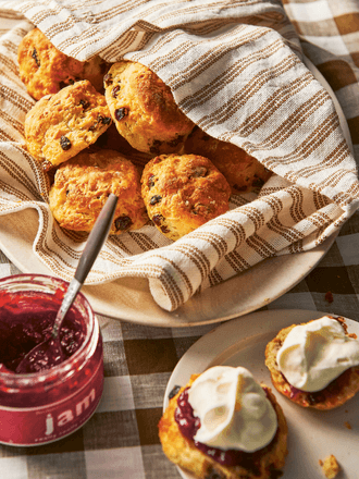 Fluffy buttermilk scones 