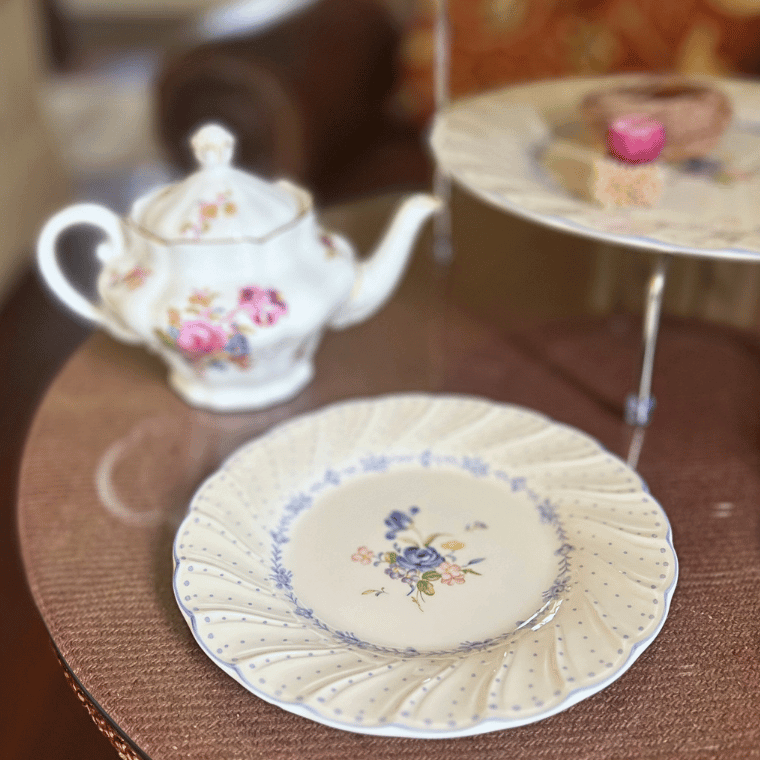 Vintage tea ware